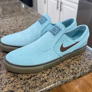Nike Men's Light Blue Slip-On Sneakers Stefan Janoski
